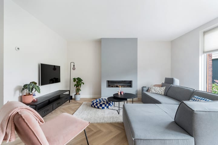 Photo 4 of Black Alicante 45