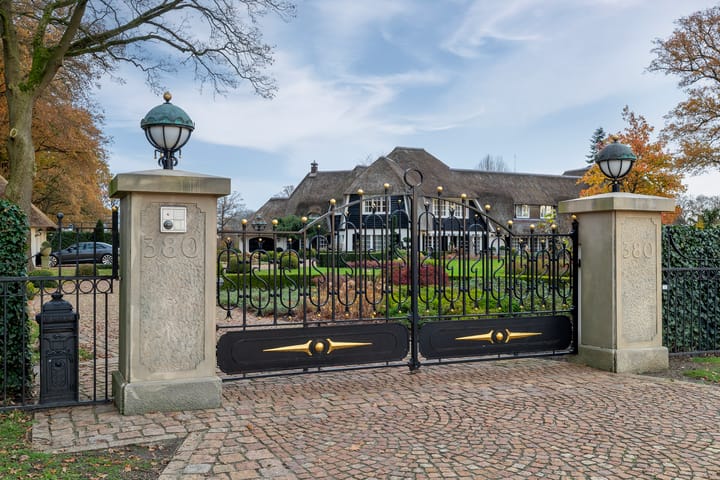 Photo 4 of Bornsestraat 380