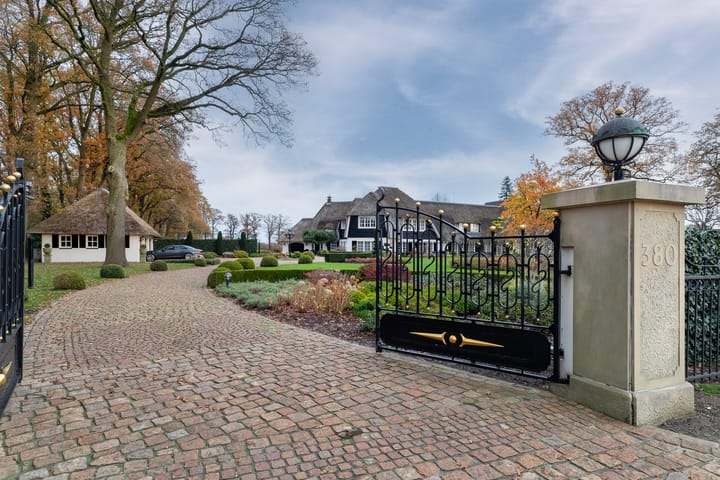 Photo 5 of Bornsestraat 380