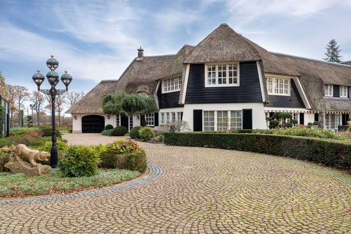 Photo 6 of Bornsestraat 380