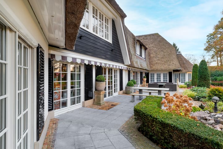 Photo 24 of Bornsestraat 380