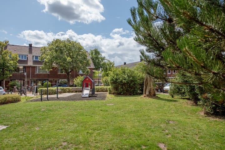 Photo 29 of Sir Winston Churchillln 173