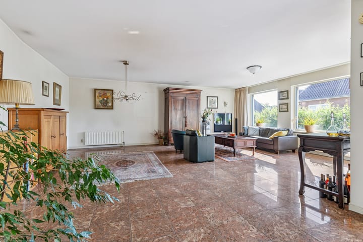 Photo 2 of Saksen Weimarplein 10