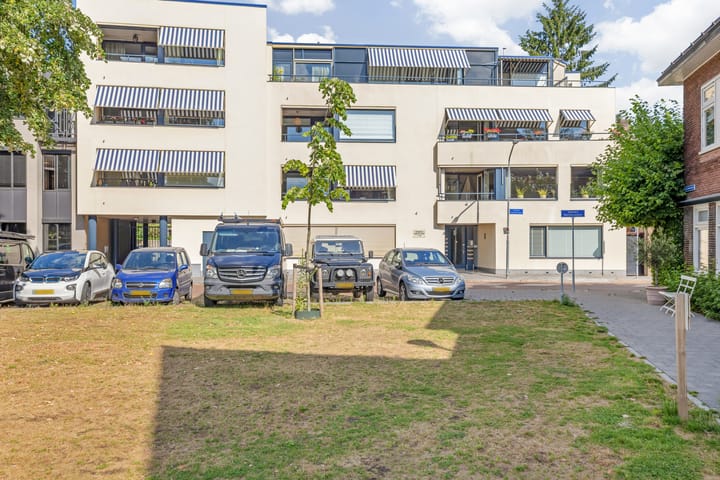 Photo 8 of Saksen Weimarplein 10