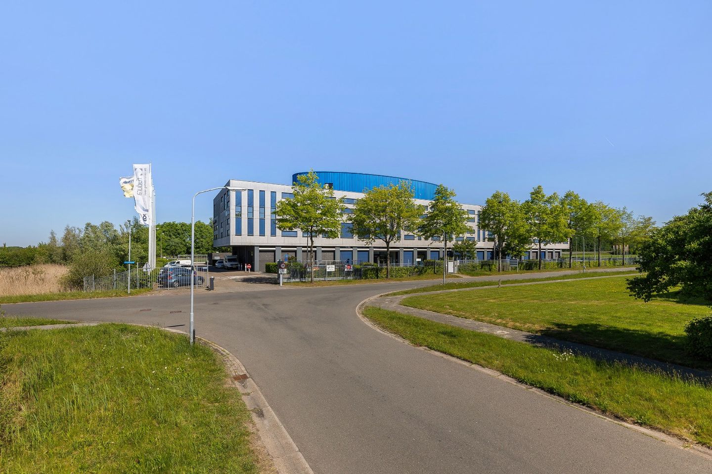 Bekijk foto 2 van Amerikaweg 16