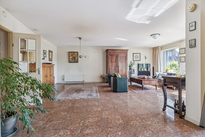 Photo 30 of Saksen Weimarplein 10