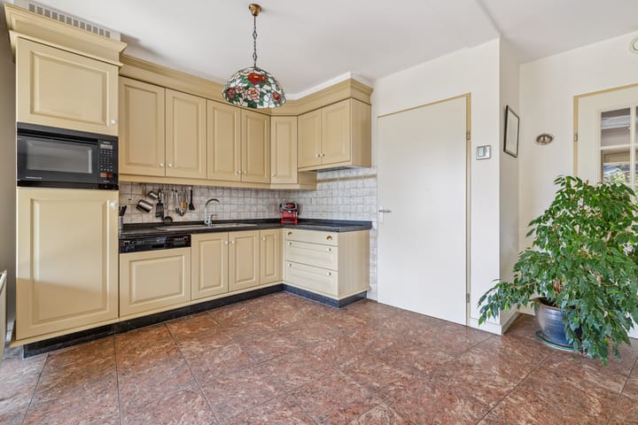 Photo 35 of Saksen Weimarplein 10