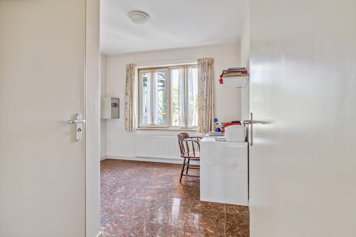 Photo 42 of Saksen Weimarplein 10