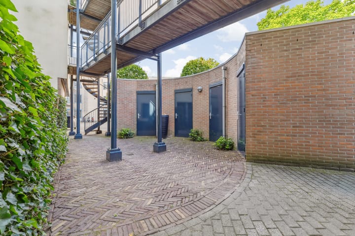 Photo 60 of Saksen Weimarplein 10