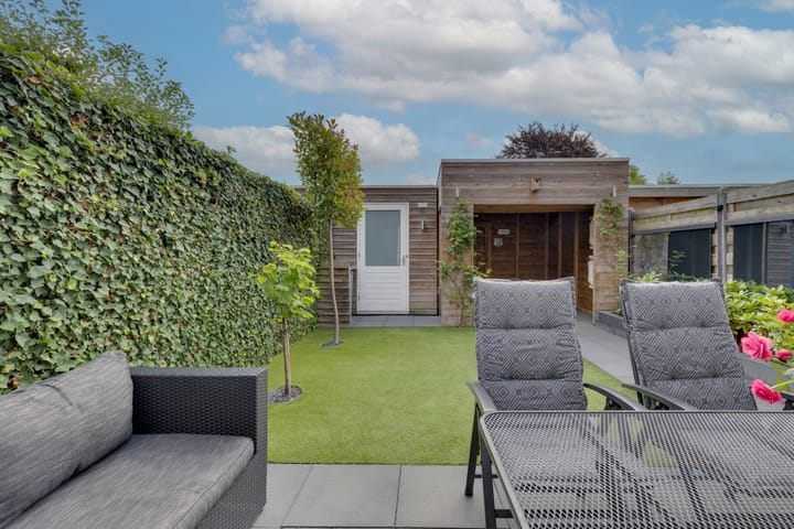 Photo 40 of Joeppe 16