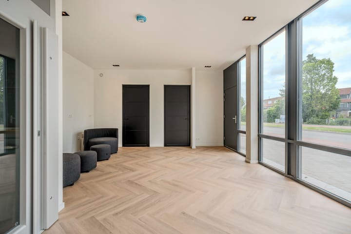 Photo 3 of Oosterweezenstraat 101-B