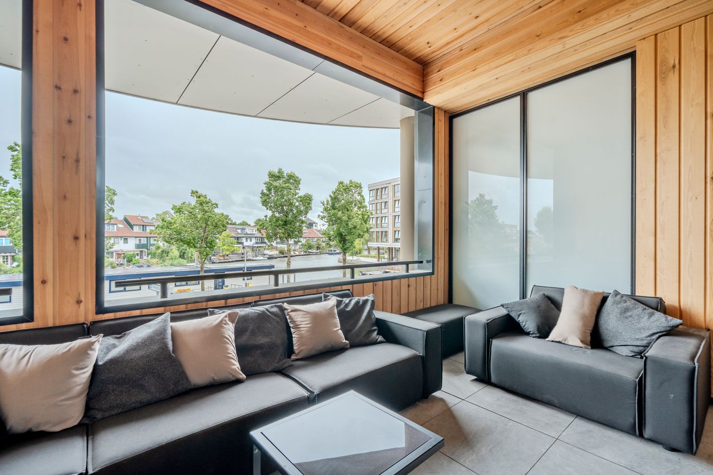 Foto 14 van Oosterweezenstraat 101-B