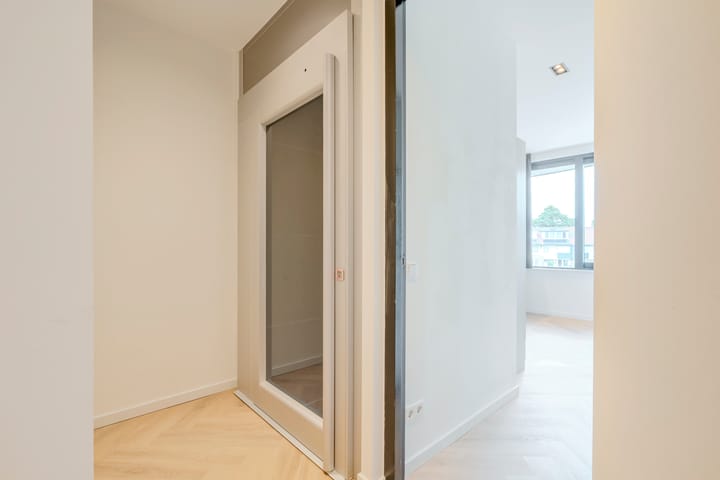 Foto 26 van Oosterweezenstraat 101-B