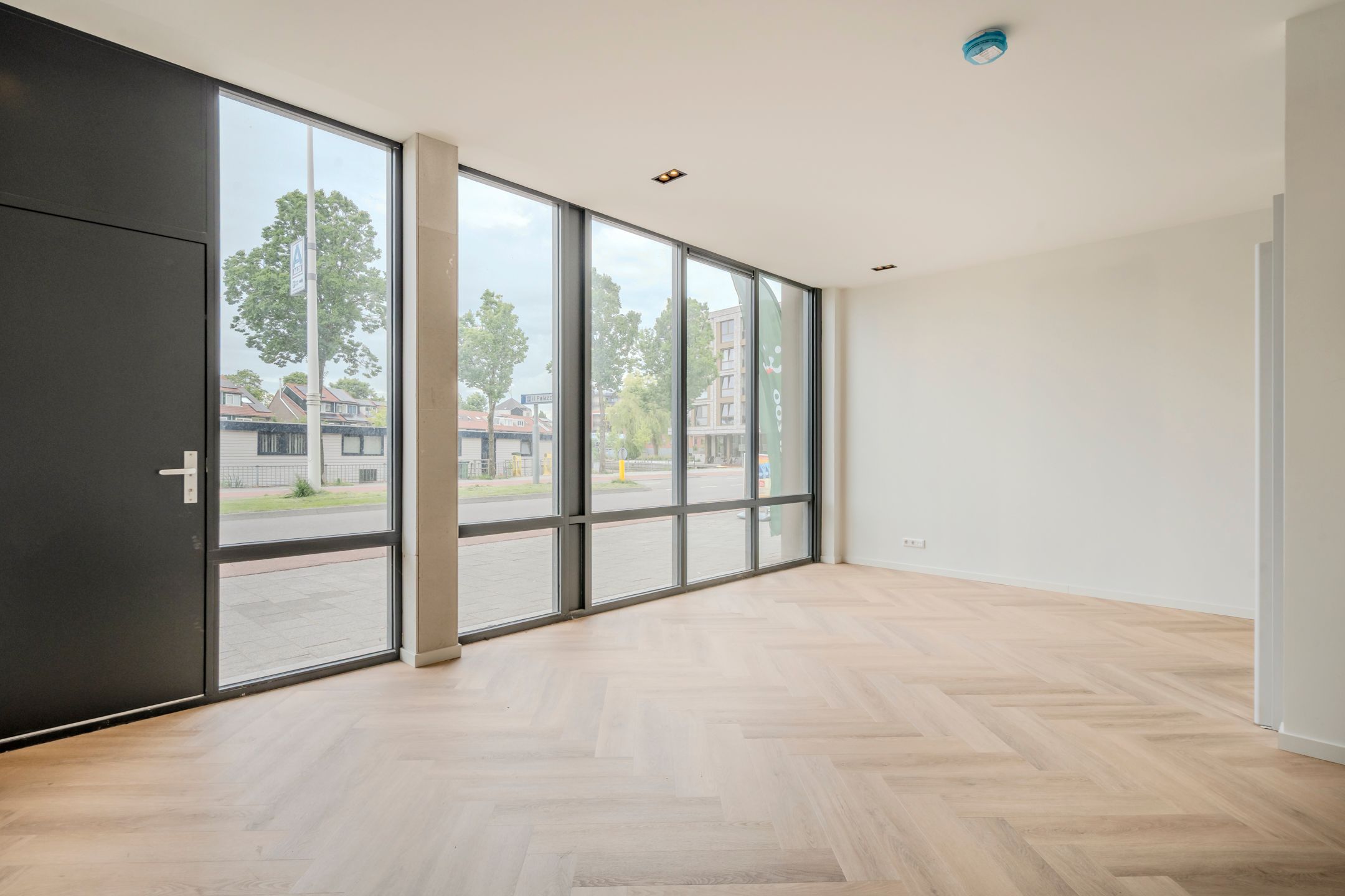 Foto 30 van Oosterweezenstraat 101-B