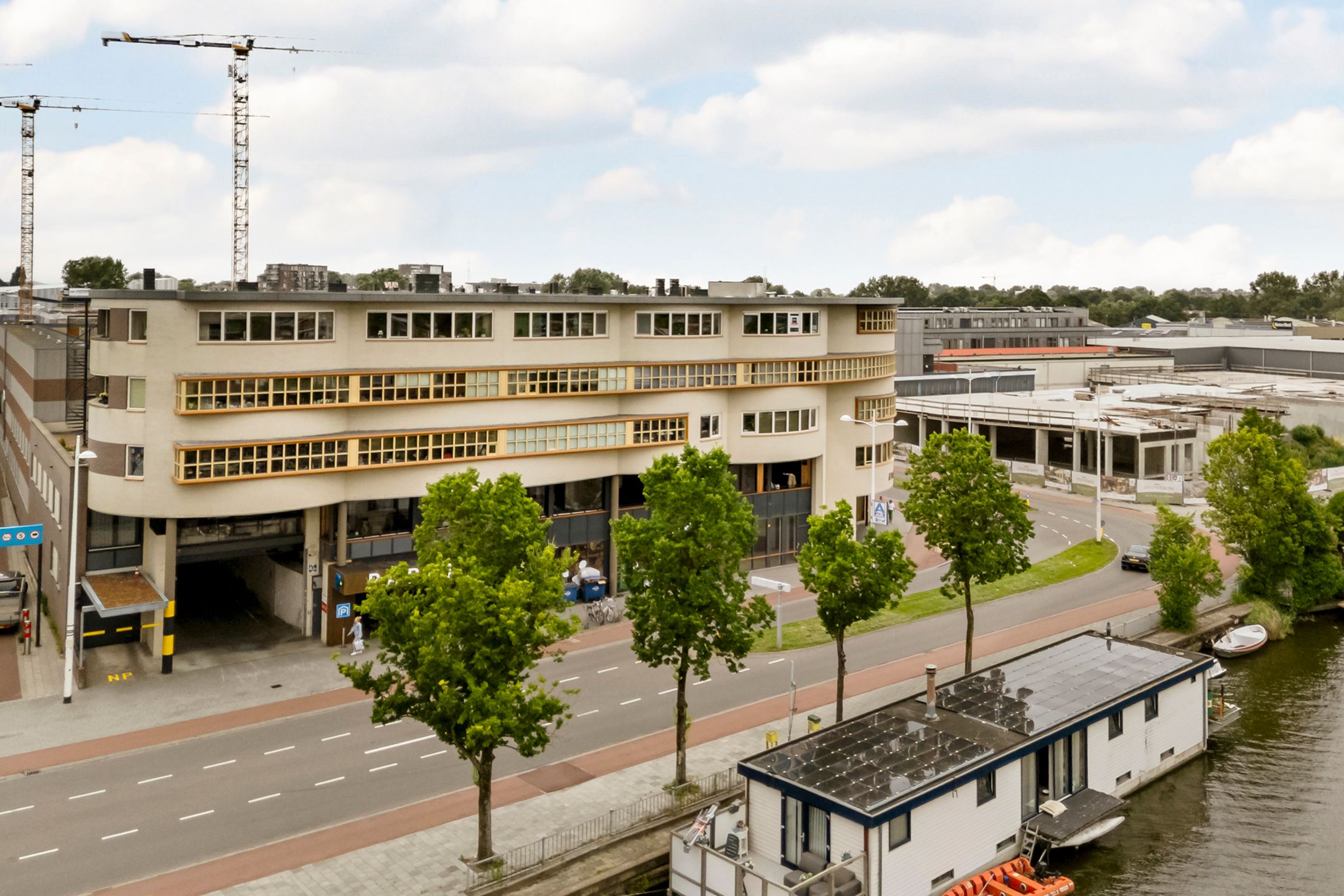 Foto 33 van Oosterweezenstraat 101-B