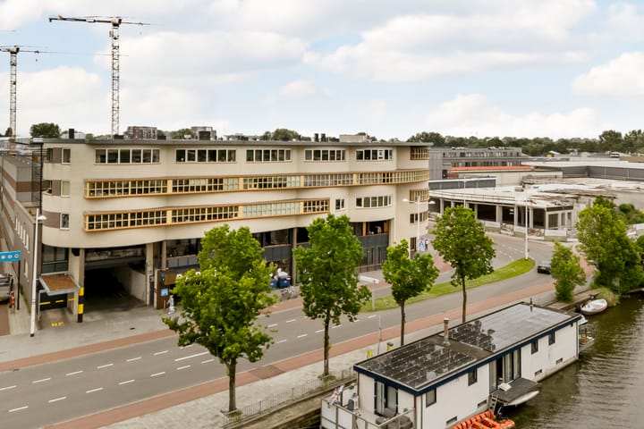 Foto 33 van Oosterweezenstraat 101-B