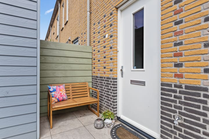 Foto 37 van Straat van Corsica 191