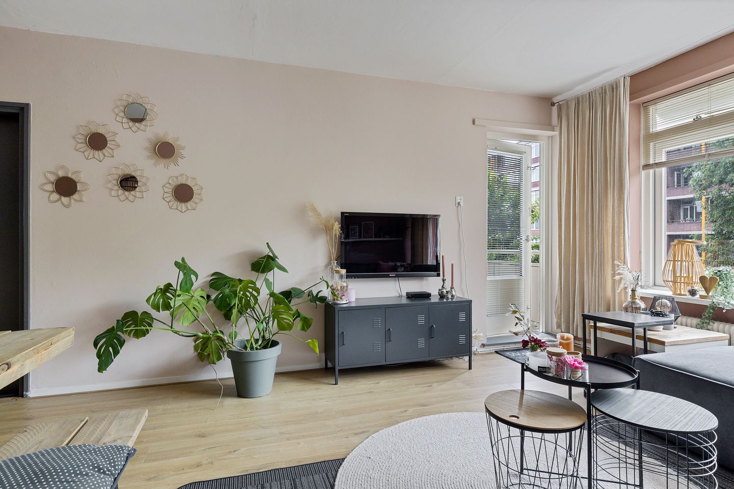 Foto 20 van Plutolaan 12