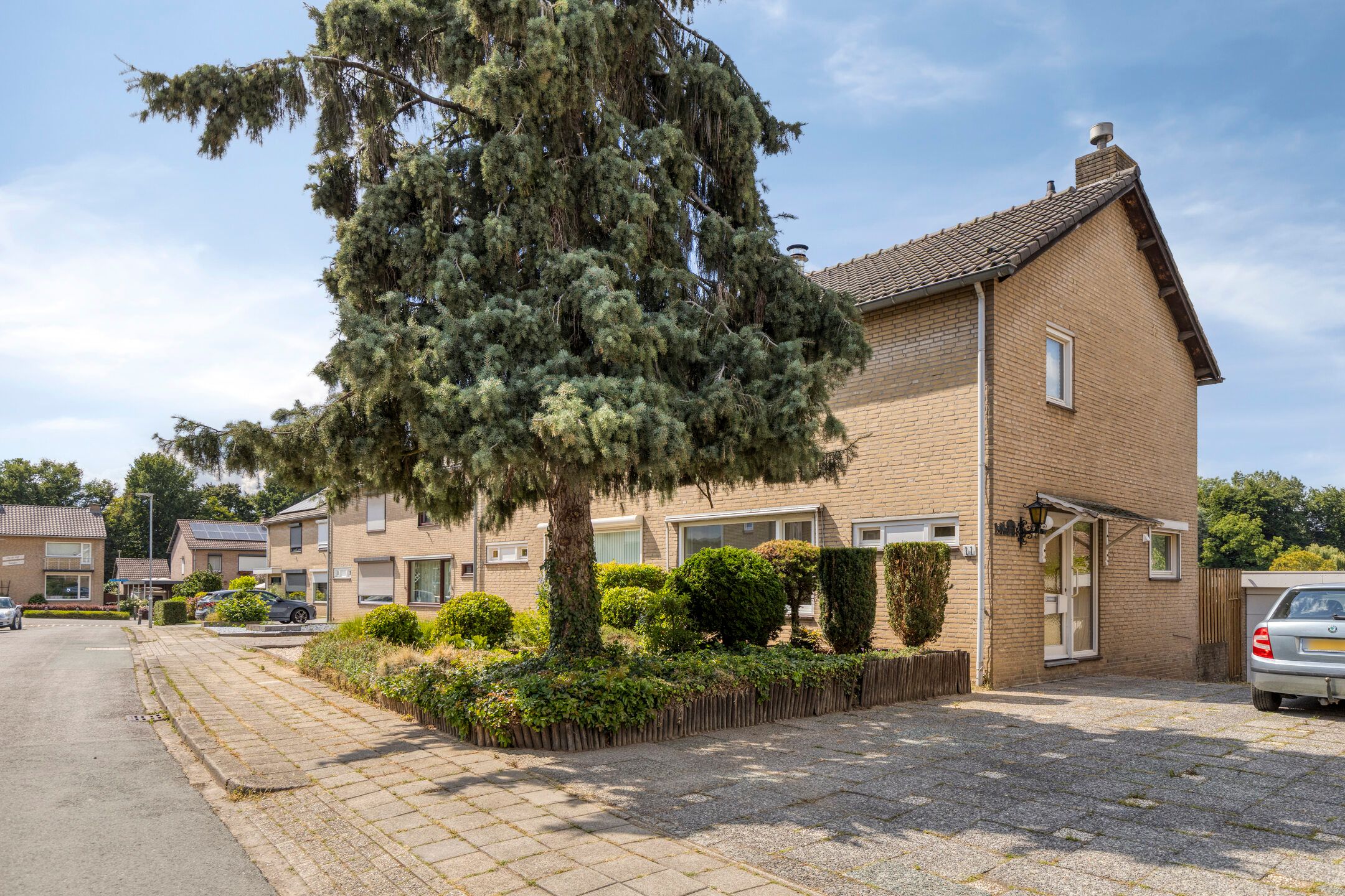 Foto 3 van Burg. Mannensstraat 11