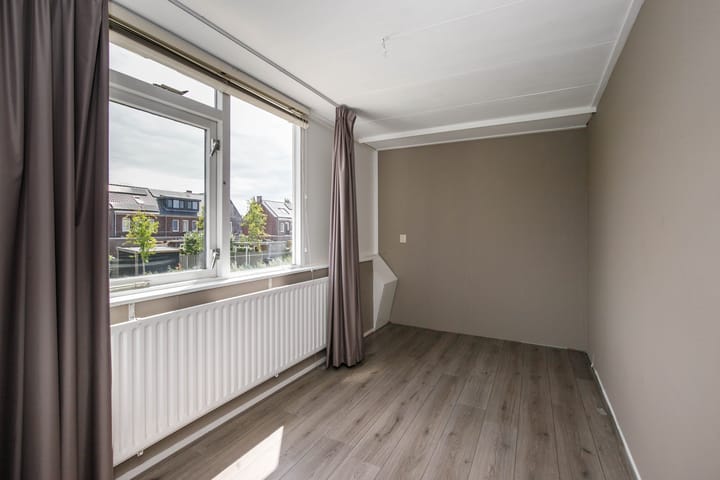 Foto 15 van Schoolstraat 76