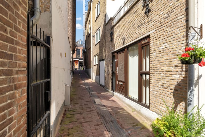 Foto 1 van Zwaansteeg 10