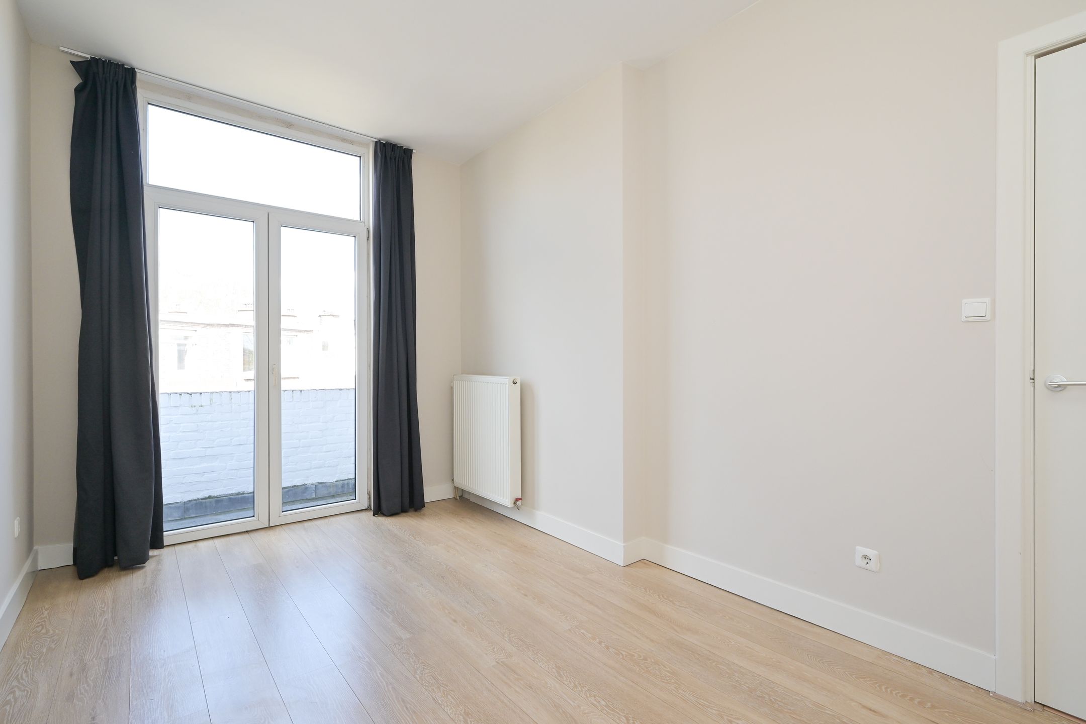 Foto 12 van Caan van Necklaan 25-A