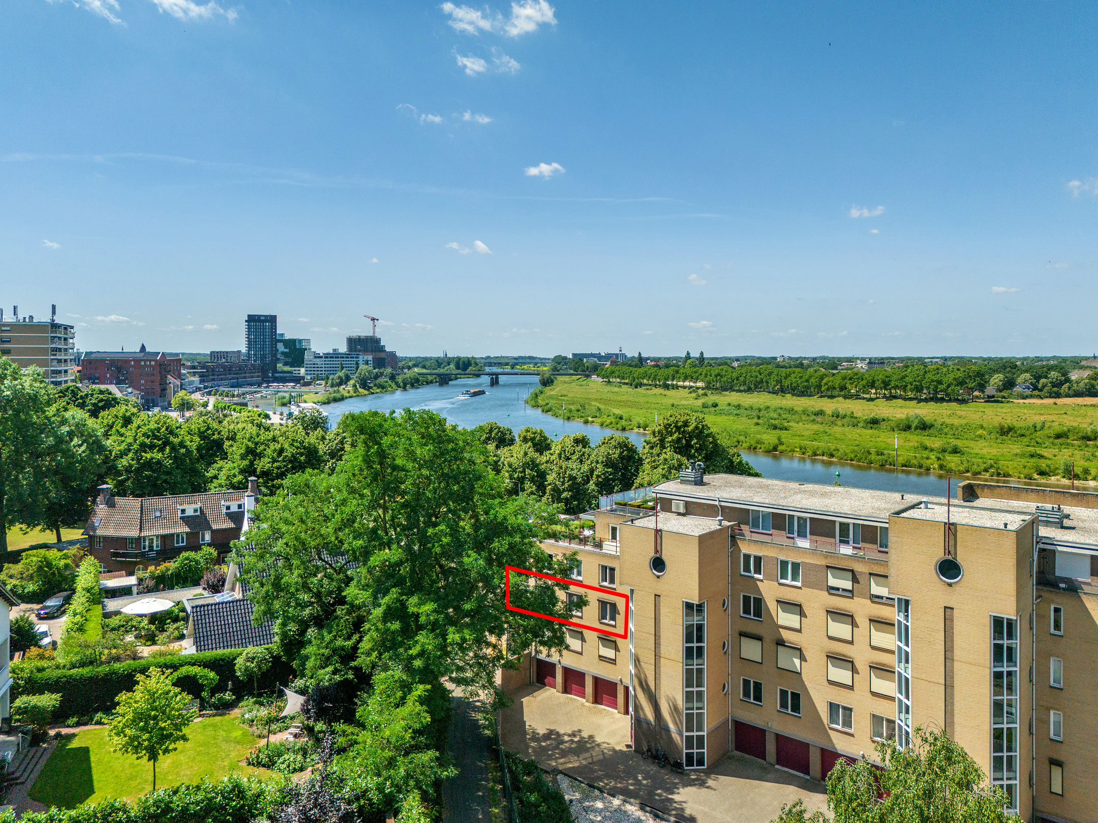 Photo 3 of Sint Urbanusweg 8-B