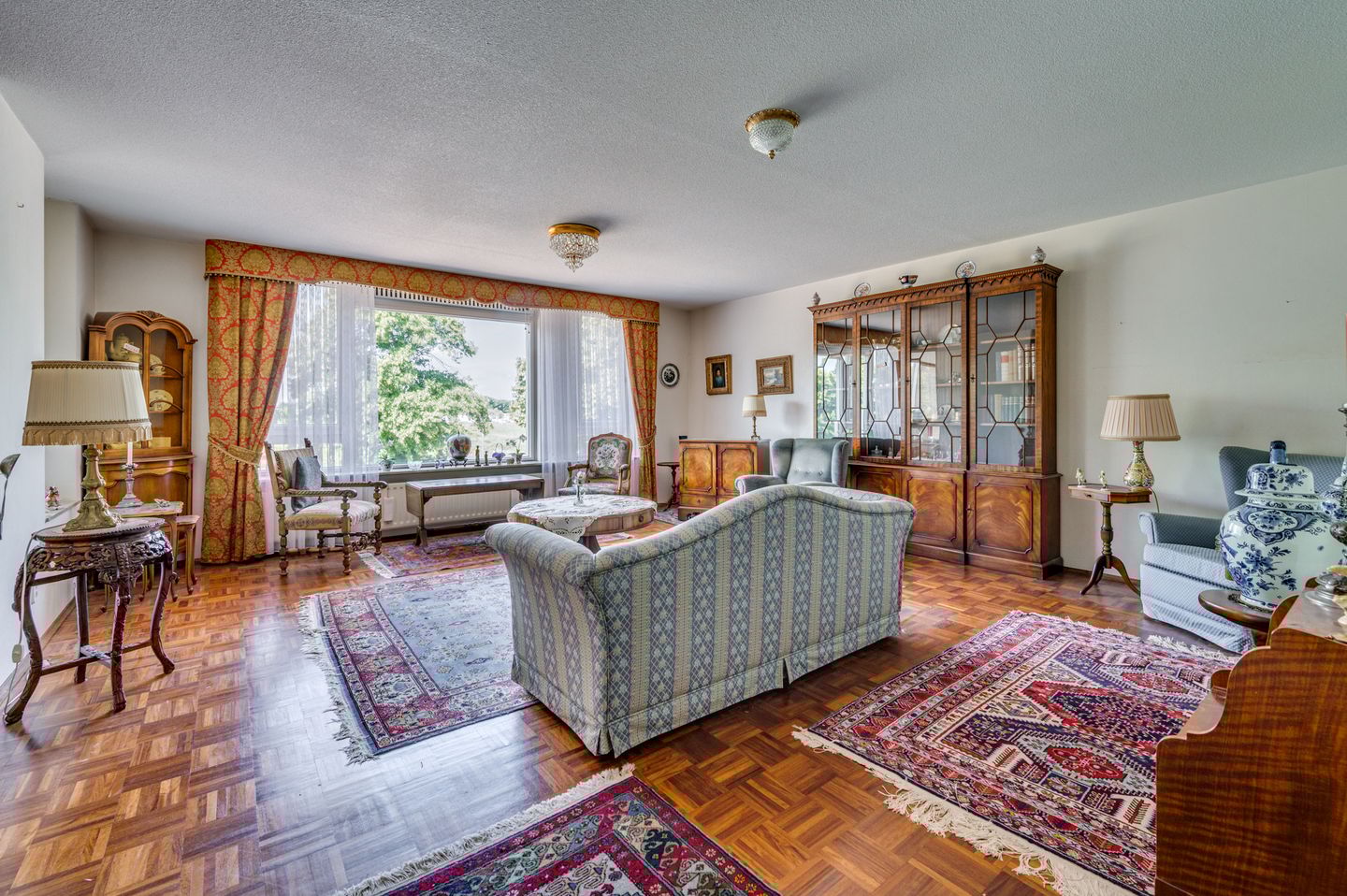 Photo 4 of Sint Urbanusweg 8-B