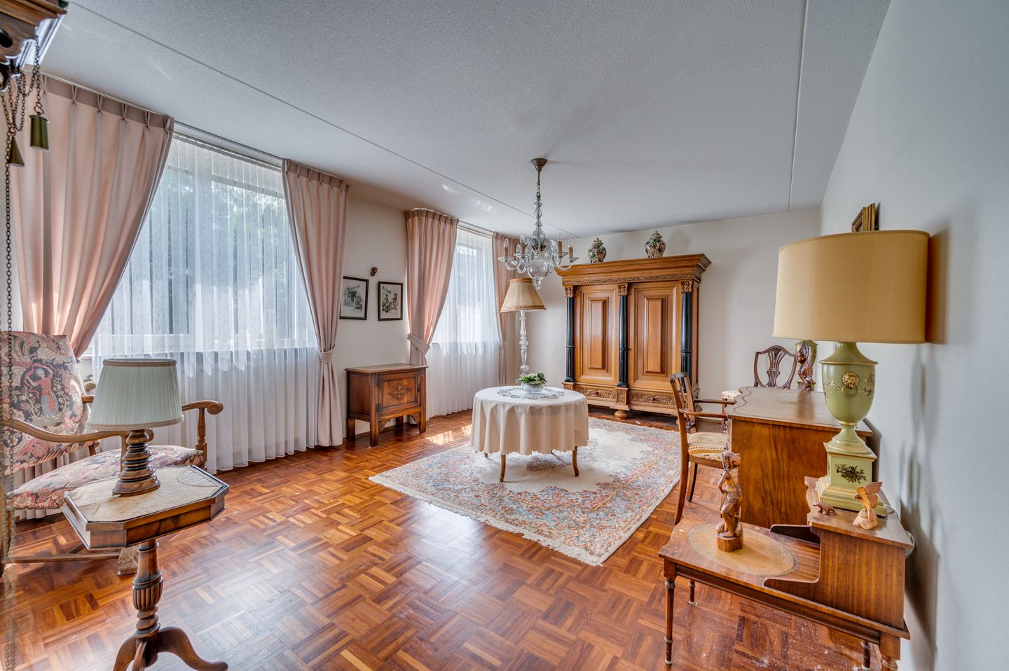 Photo 10 of Sint Urbanusweg 8-B