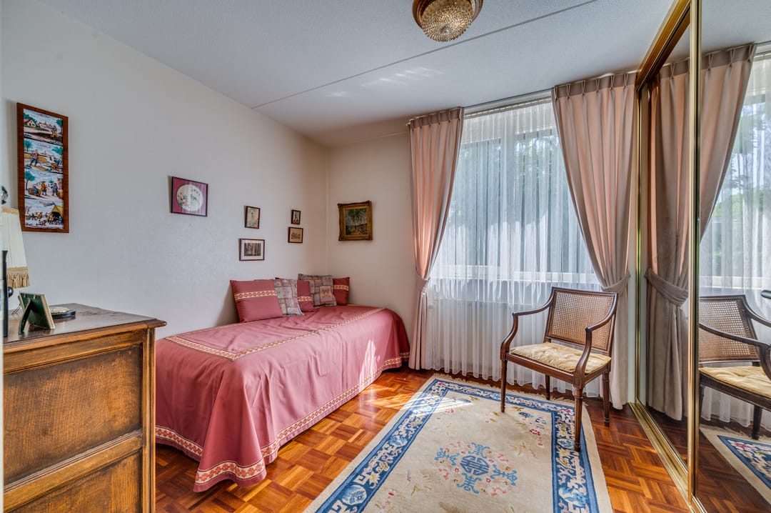 Photo 11 of Sint Urbanusweg 8-B