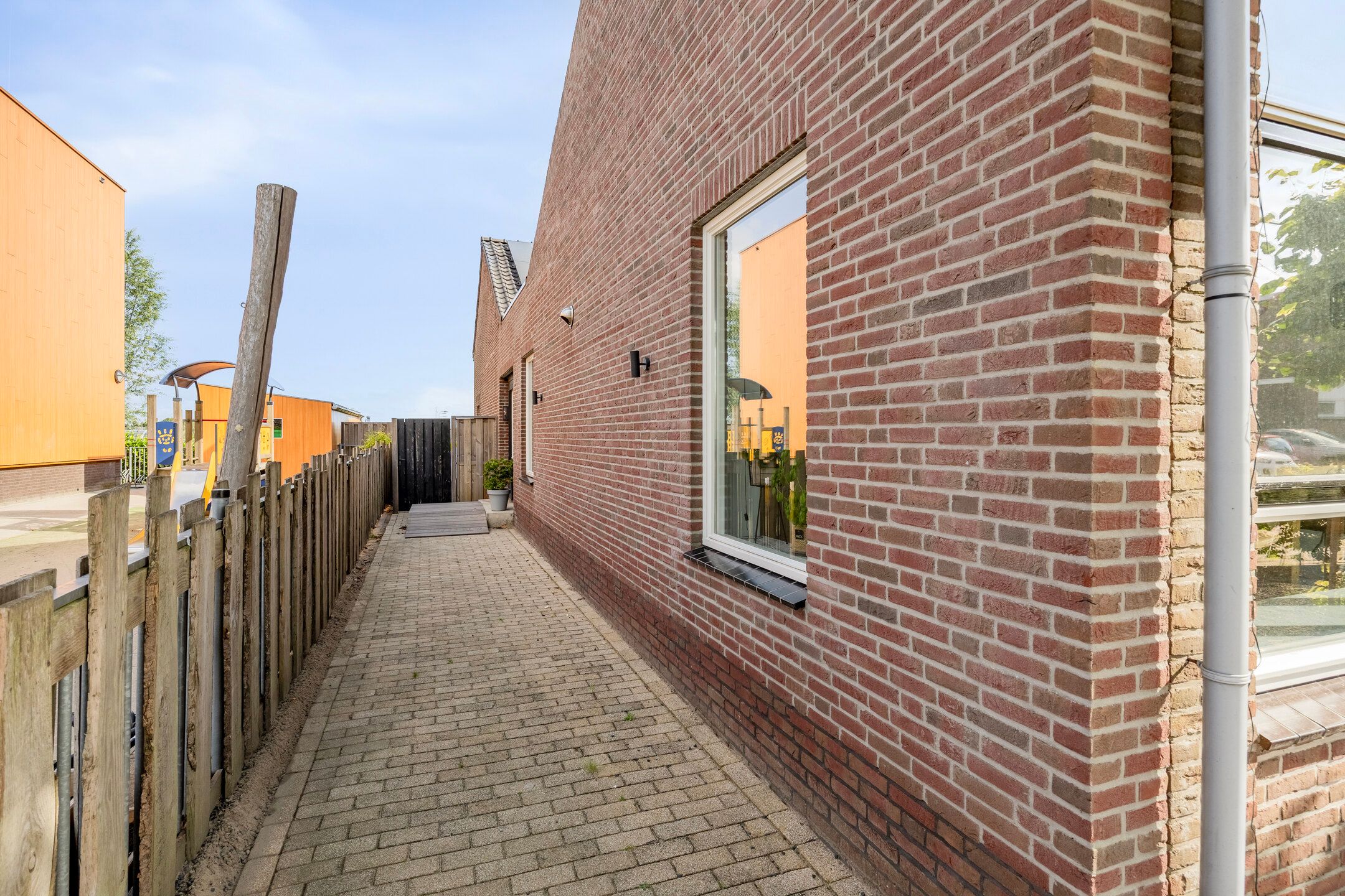 Photo 9 of Burgemeester Doormanstraat 24-A