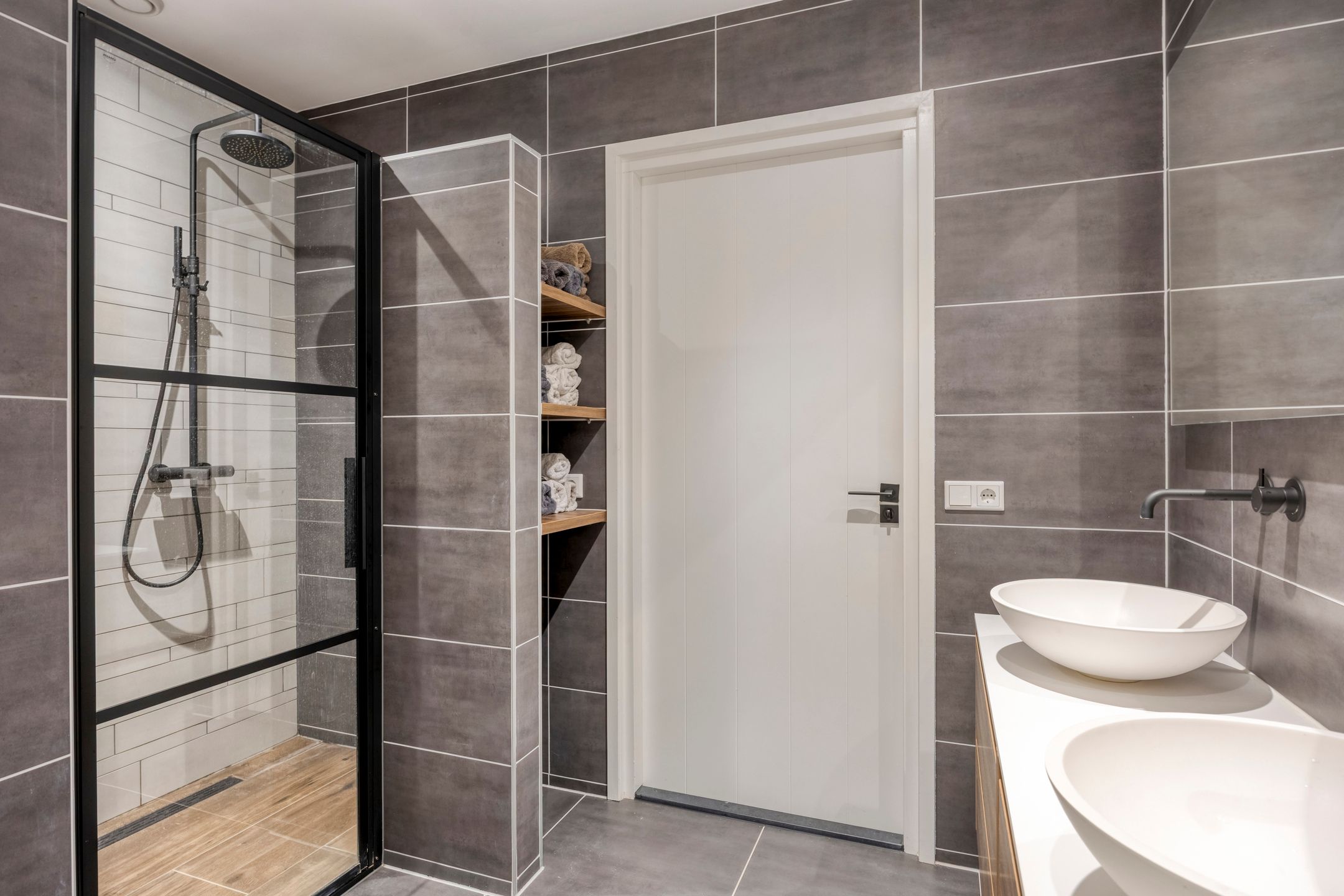 Photo 27 of Burgemeester Doormanstraat 24-A