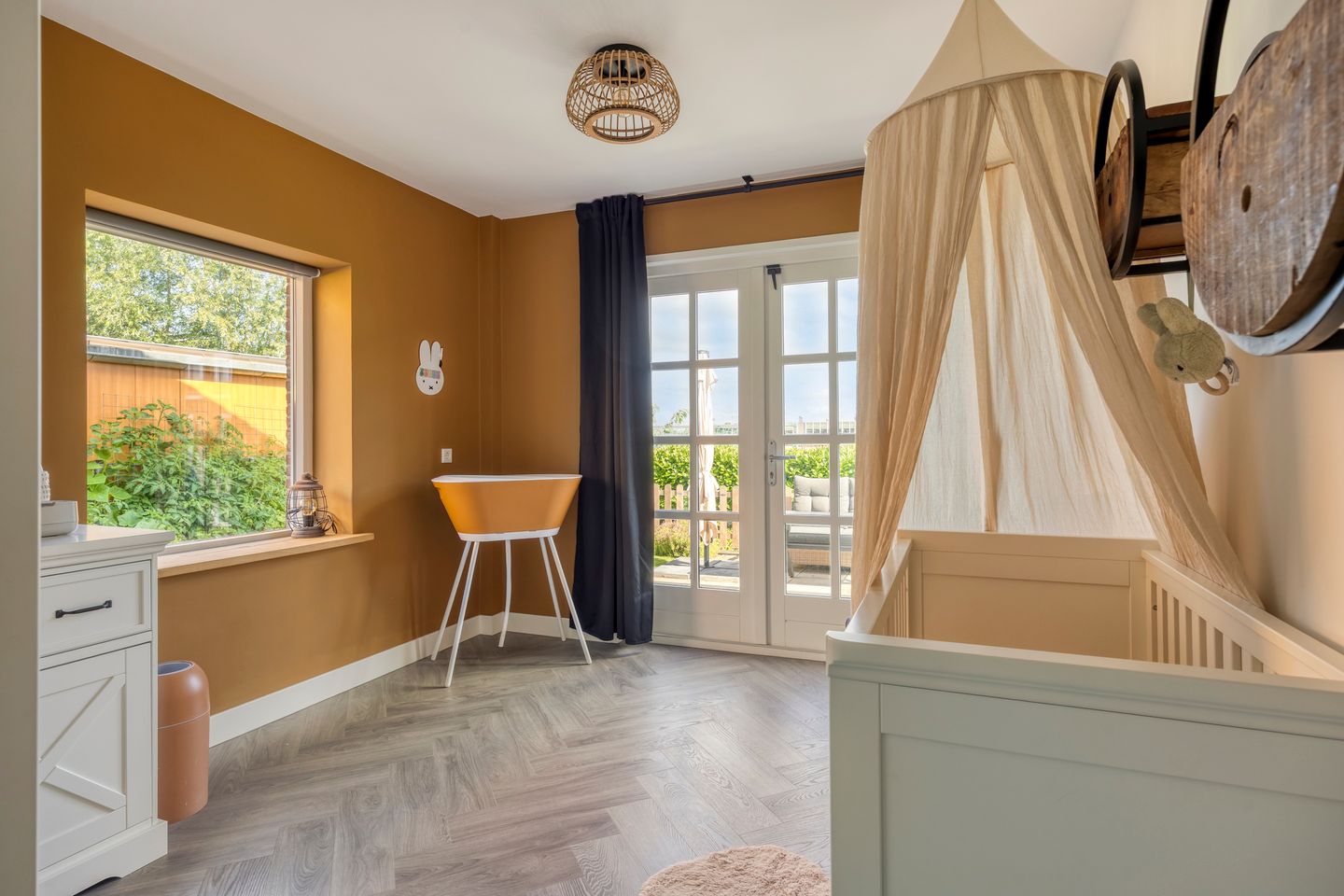 Photo 29 of Burgemeester Doormanstraat 24-A