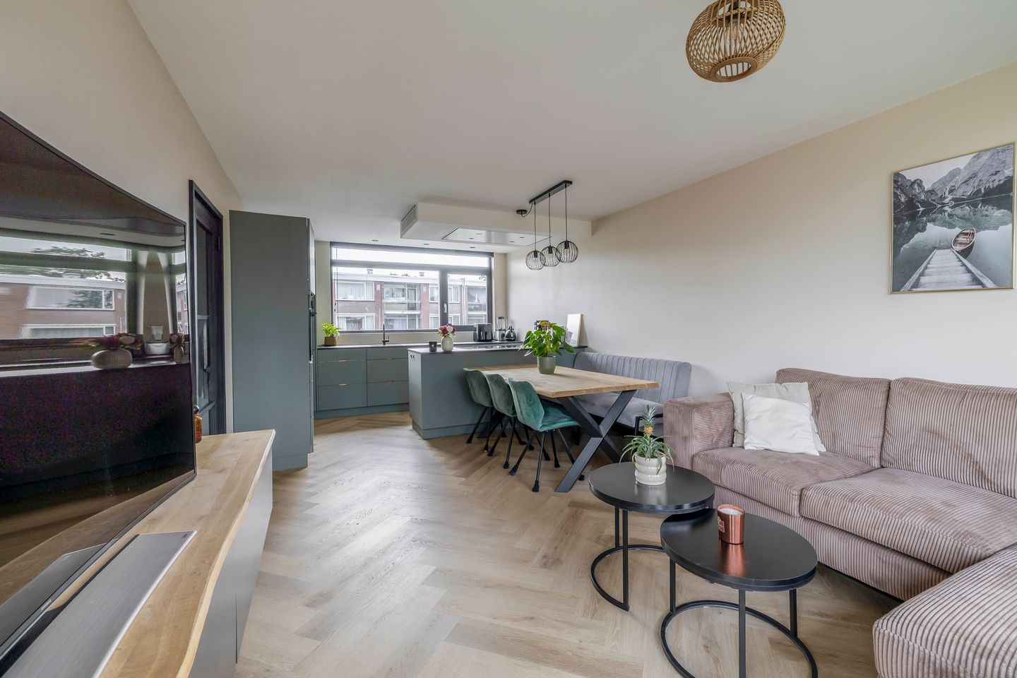 Photo 14 of Zilverschoonlaan 36