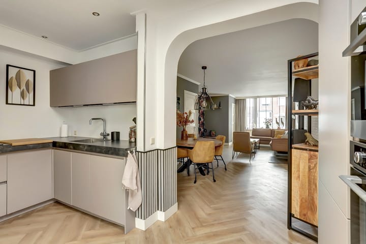 Foto 9 van Van Diemenstraat 92