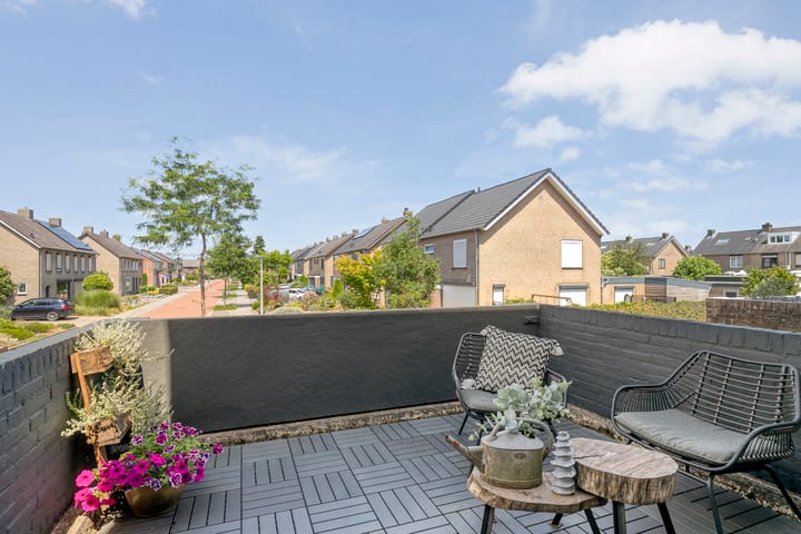 Foto 22 van Gouverneur Houbenstraat 6