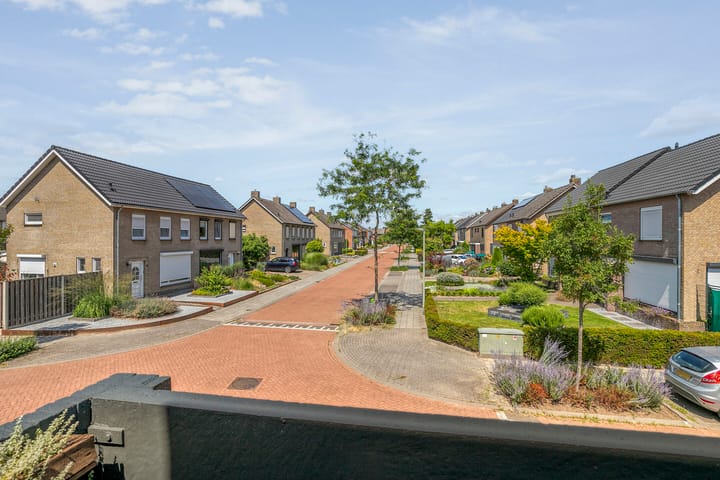 Foto 24 van Gouverneur Houbenstraat 6