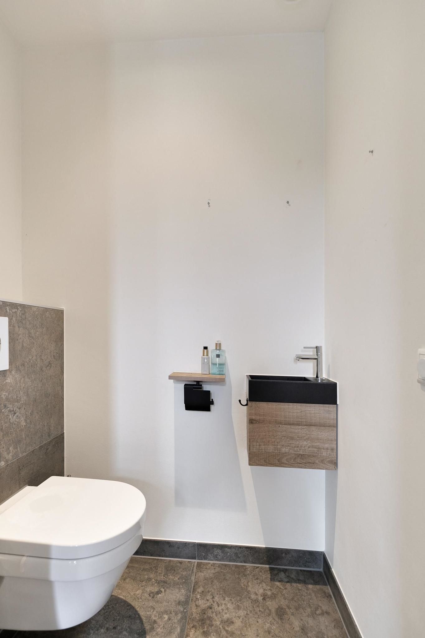 Photo 4 of Singapore 5