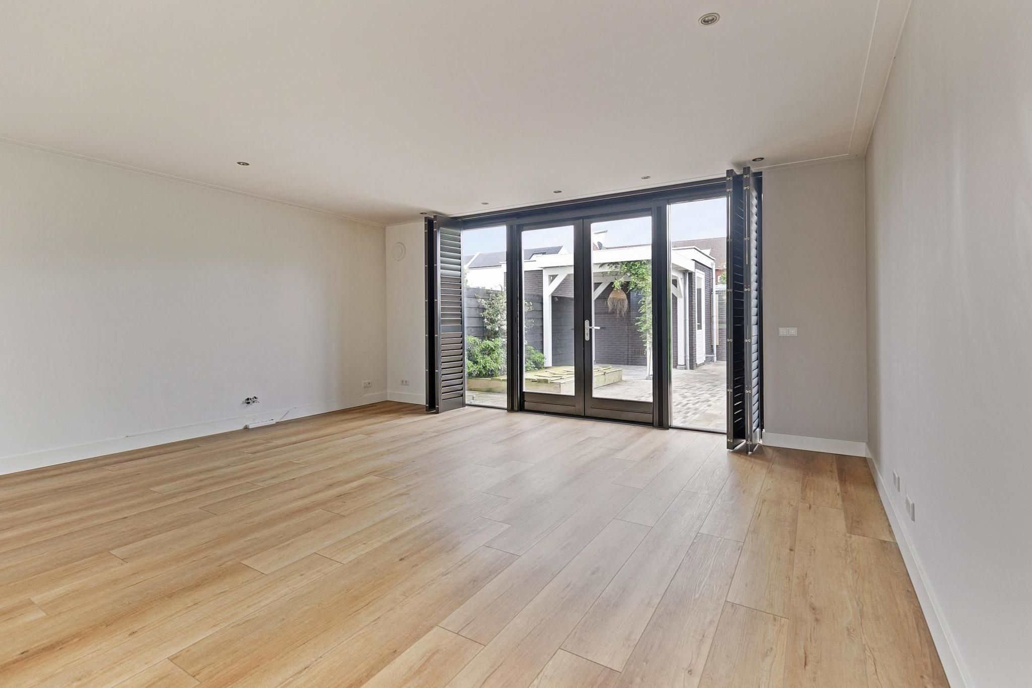 Photo 9 of Singapore 5