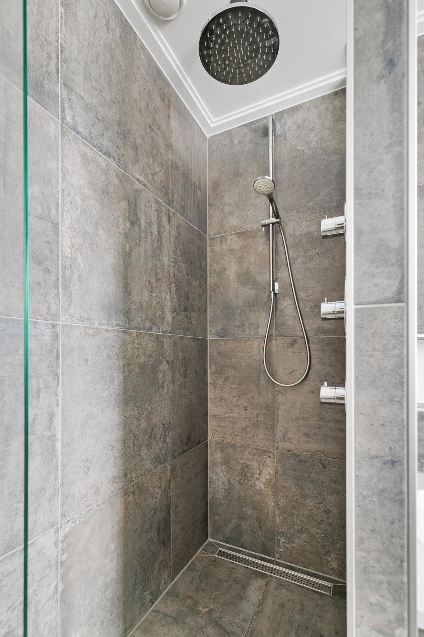 Photo 18 of Singapore 5