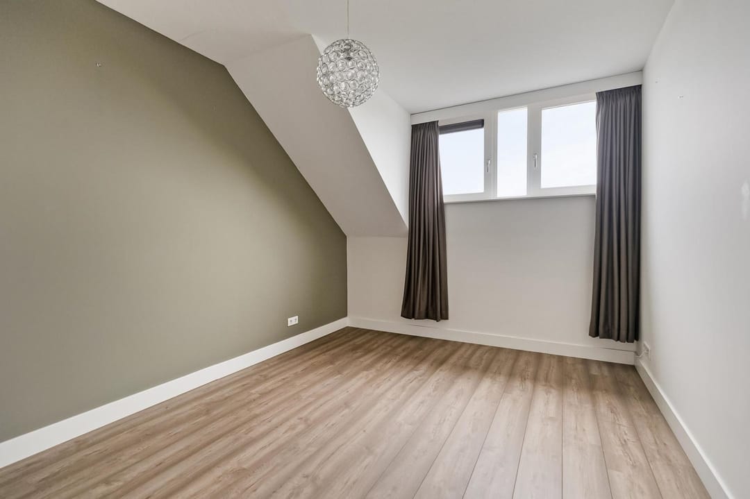 Photo 23 of Singapore 5