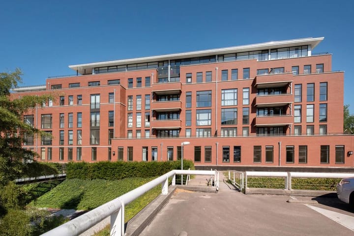 Foto 2 van Bronovolaan 1-C