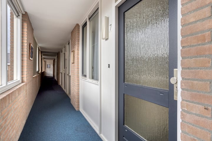 Photo 8 of Schoolstraat 7