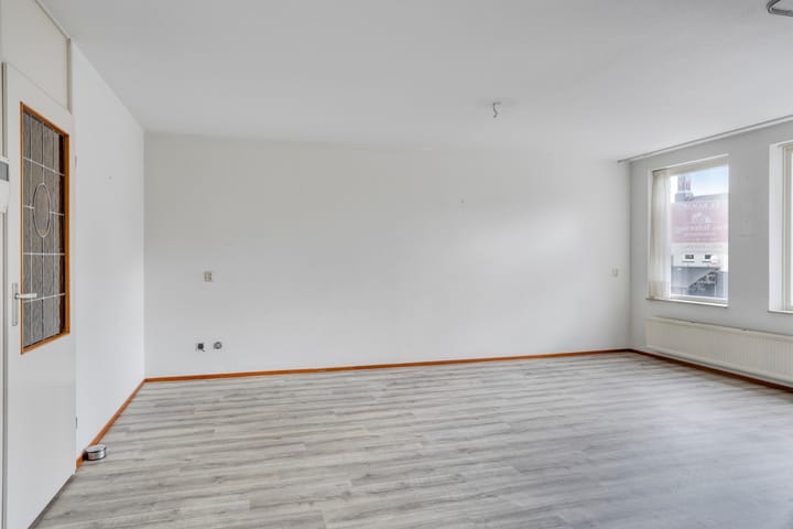 Photo 12 of Schoolstraat 7