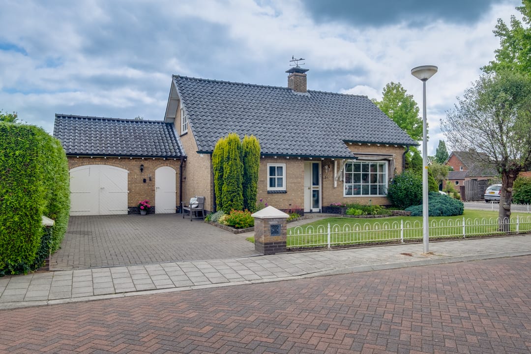 Foto 1 van Bisschop van Munsterstraat 34