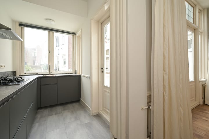 Photo 13 of Cornelis Jolstraat 42