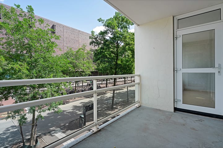 Photo 8 of Boulevard 1945 204