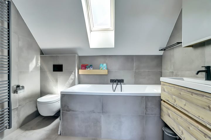 Foto 28 van H v Andelstraat 1