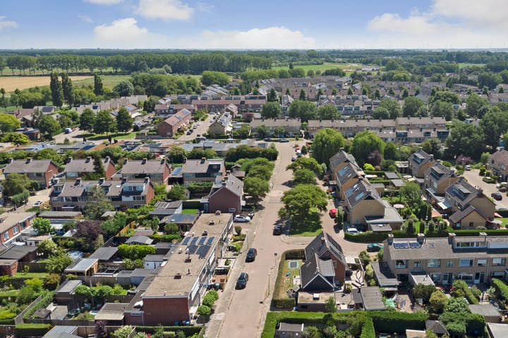 Foto 44 van H v Andelstraat 1