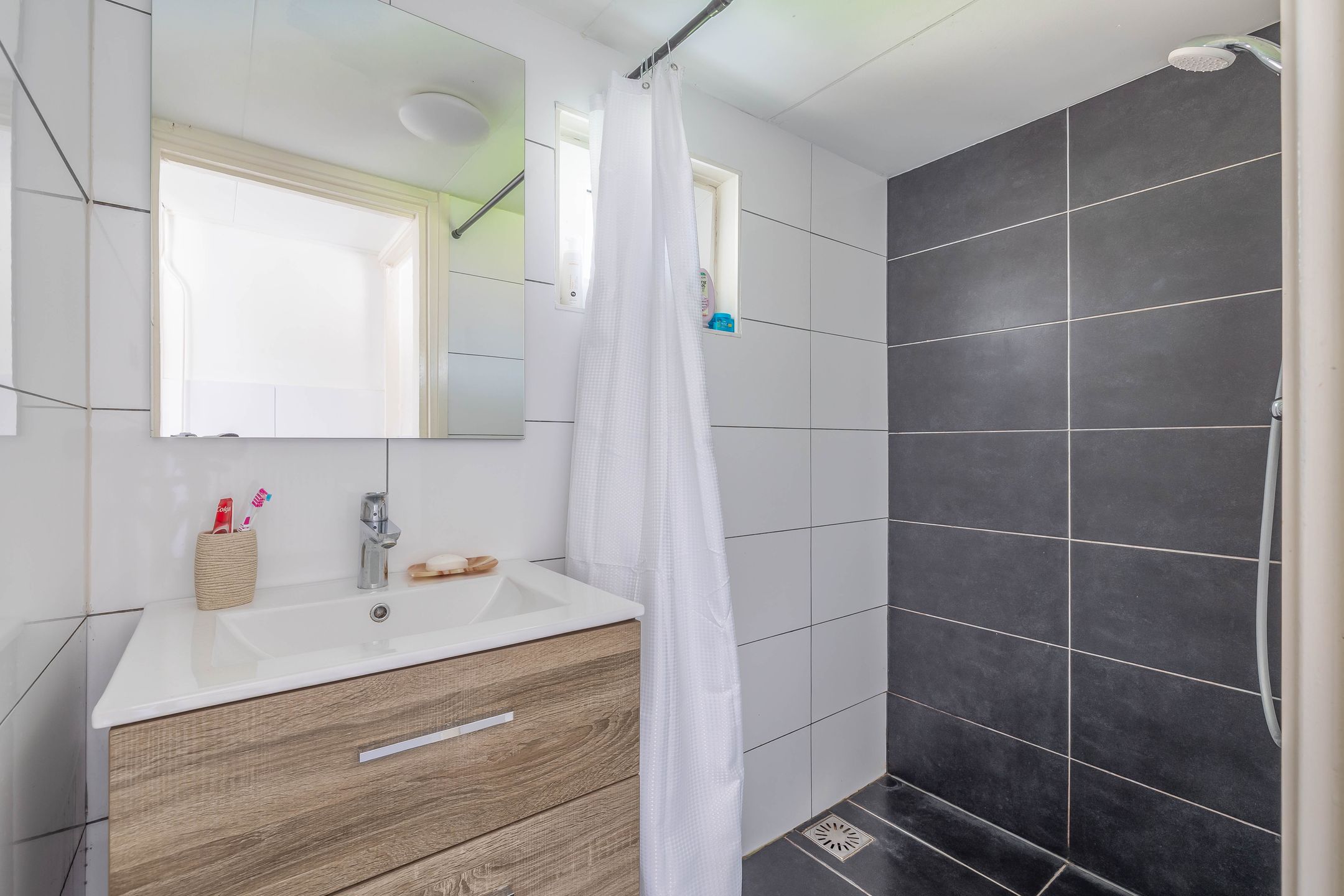 Foto 15 van Witte de Withstraat 92